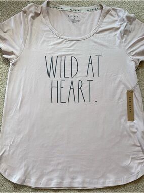 NWT Rae Dunn WILD AT HEART T-Shirt
Short Sleeve Lilac Poly/Spandex Medium